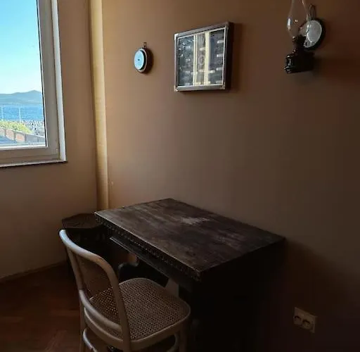 Deep Blue Apartment Next To The Sea Organs
