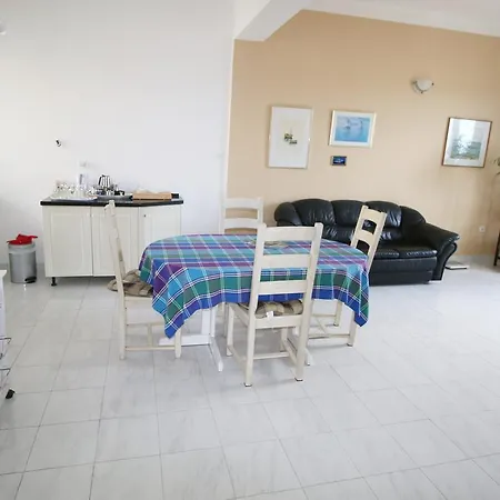 Deep Blue Apartment Near The Sea Organs *