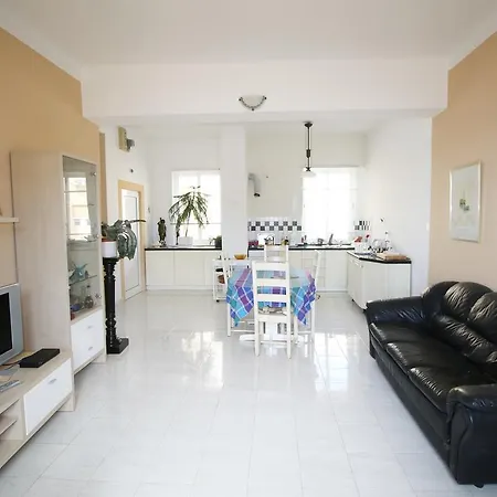 Deep Blue Next To The Sea Organs דירה זאדאר