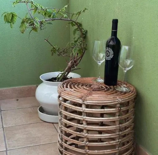 Deep Blue Next To The Sea Organs Daire